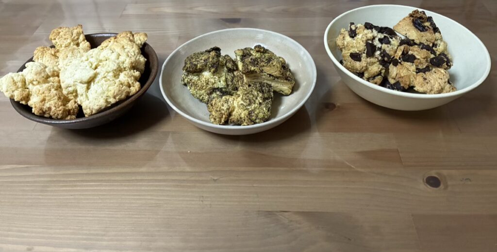 陶器に盛り付けた完成写真