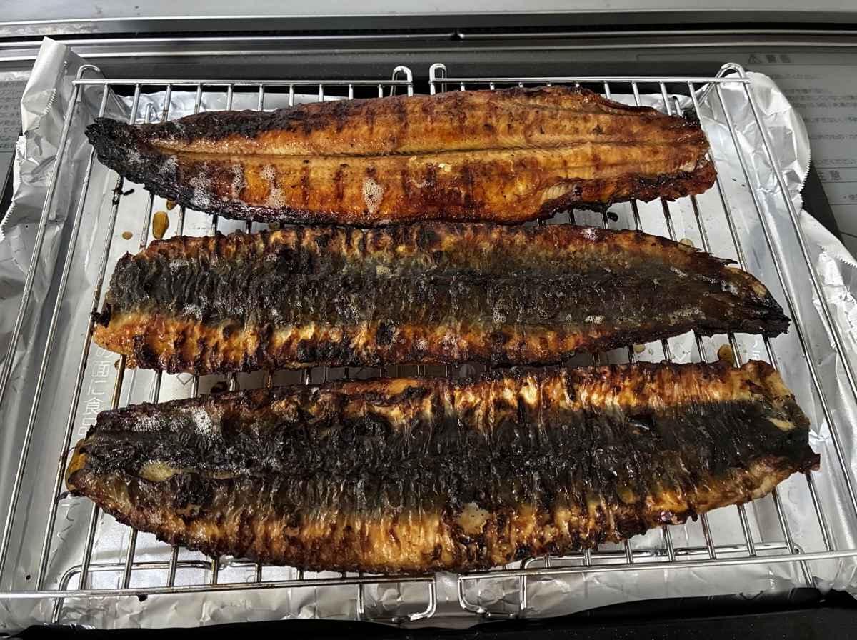 ヘルシオのサックリあたためで焼き上がった国産うなぎ3尾