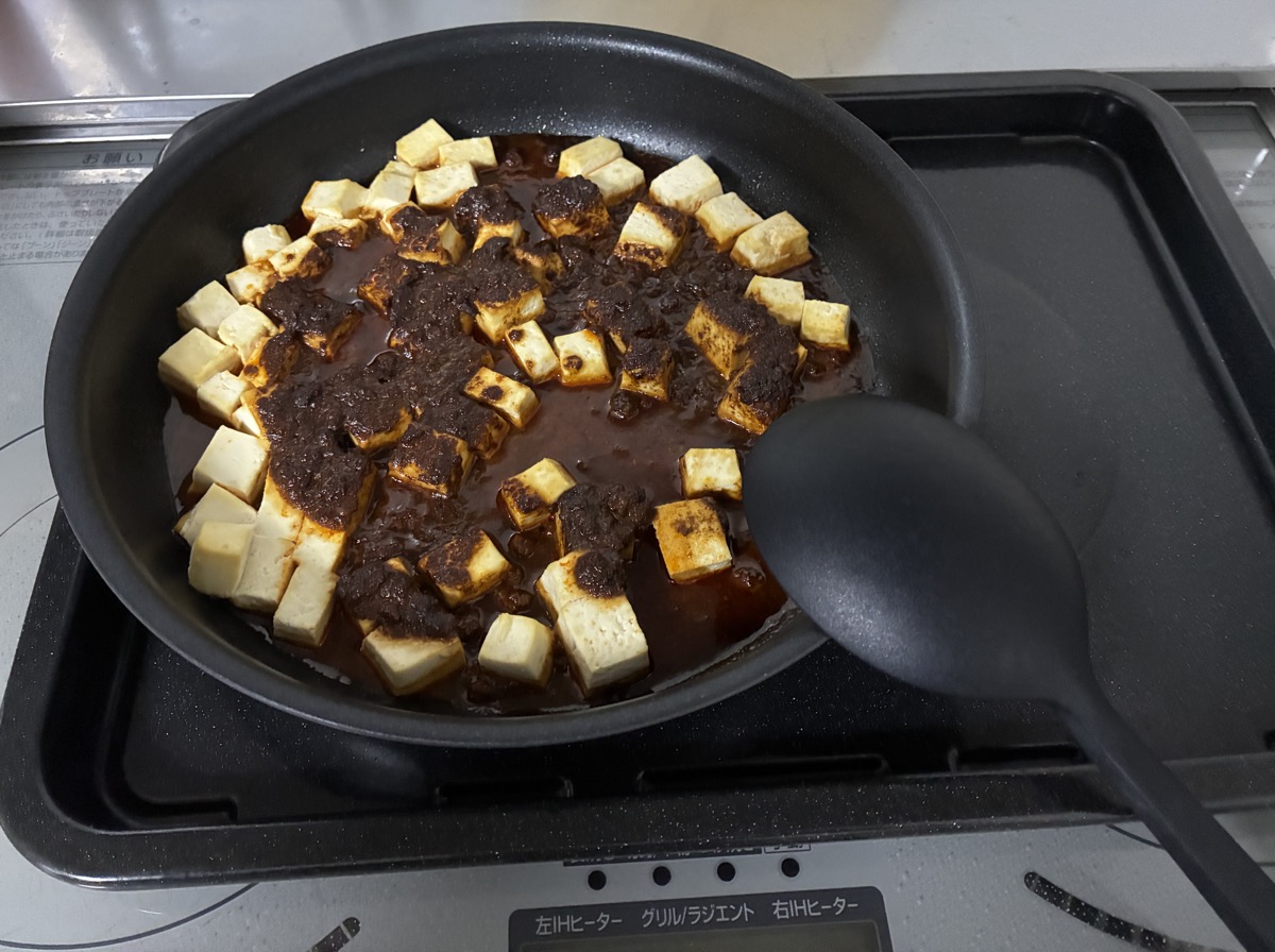 炒め上がった麻婆豆腐