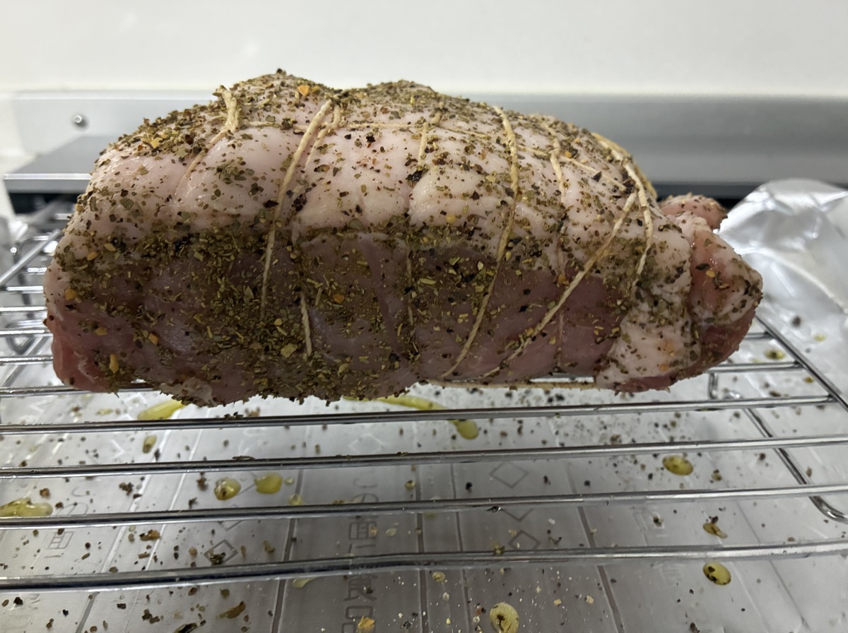 タコ糸で縛った豚肉